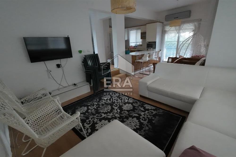 ERA Angel'dan Pelitköy'de Havuzlu Sitede Deniz Manzaralı Villa