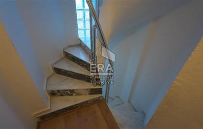 ERA Angel'dan Pelitköy'de Havuzlu Sitede Deniz Manzaralı Villa