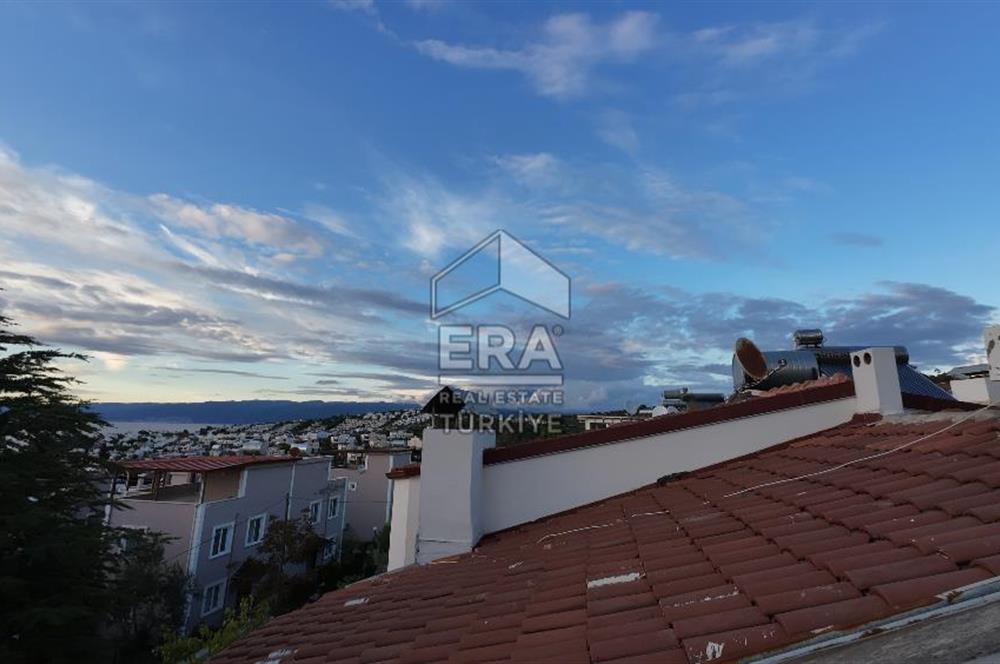 ERA Angel'dan Pelitköy'de Havuzlu Sitede Deniz Manzaralı Villa