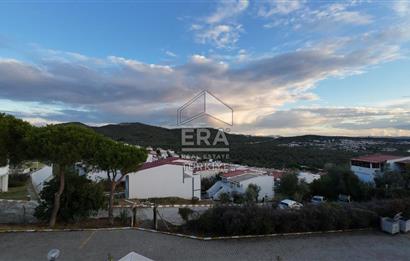 ERA Angel'dan Pelitköy'de Havuzlu Sitede Deniz Manzaralı Villa