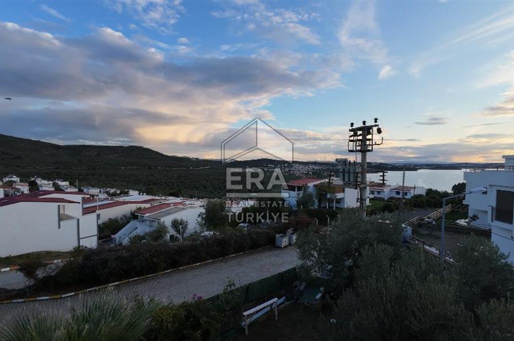 ERA Angel'dan Pelitköy'de Havuzlu Sitede Deniz Manzaralı Villa