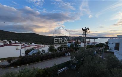 ERA Angel'dan Pelitköy'de Havuzlu Sitede Deniz Manzaralı Villa