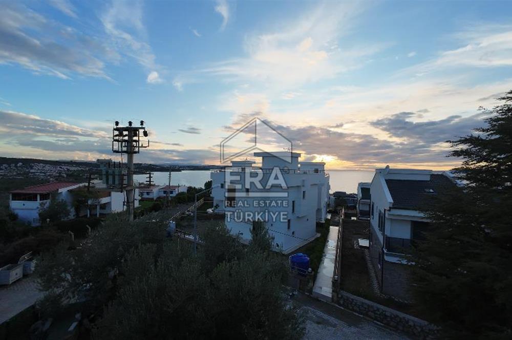 ERA Angel'dan Pelitköy'de Havuzlu Sitede Deniz Manzaralı Villa