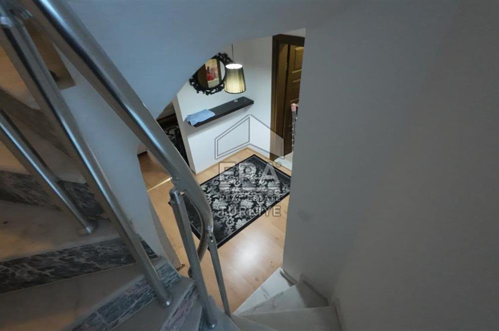 ERA Angel'dan Pelitköy'de Havuzlu Sitede Deniz Manzaralı Villa
