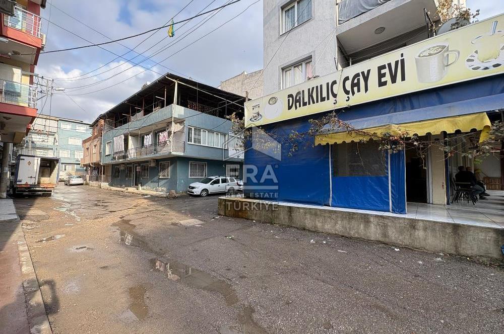 Buca İnönü Mah. Pazar Yerinde Batarkatlı Kiralık Dükkan