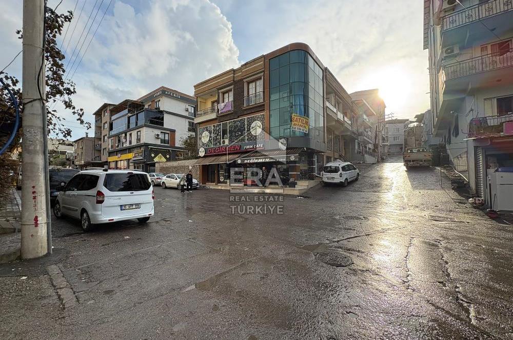 Buca İnönü Mah. Pazar Yerinde Batarkatlı Kiralık Dükkan