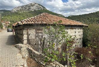 ANTALYA AKSEKİ AKŞAHAP KÖYÜ SATILIK DÜĞMELİ EV ve BAHÇE