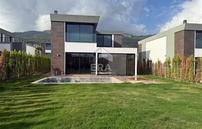 Kemalpaşa Çiniliköyde Satılık Lüks Villa