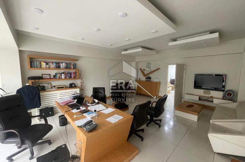 ERA KARAT ADAPAZARI BOSNA CADDESİ'NDE DUBLEX SATILIK OFİS