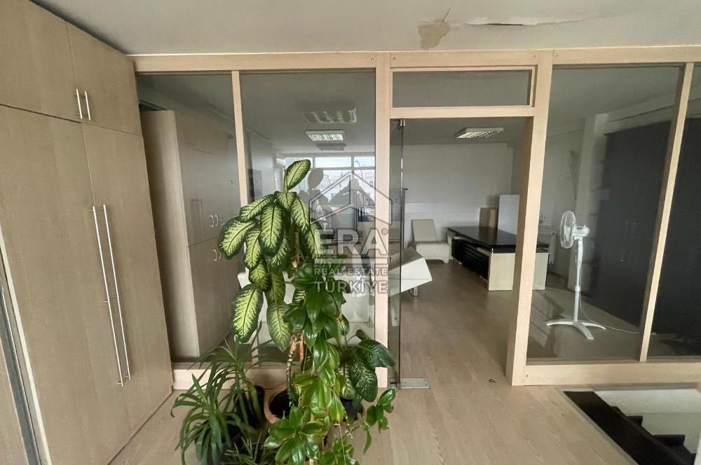 ERA KARAT ADAPAZARI BOSNA CADDESİ'NDE DUBLEX SATILIK OFİS