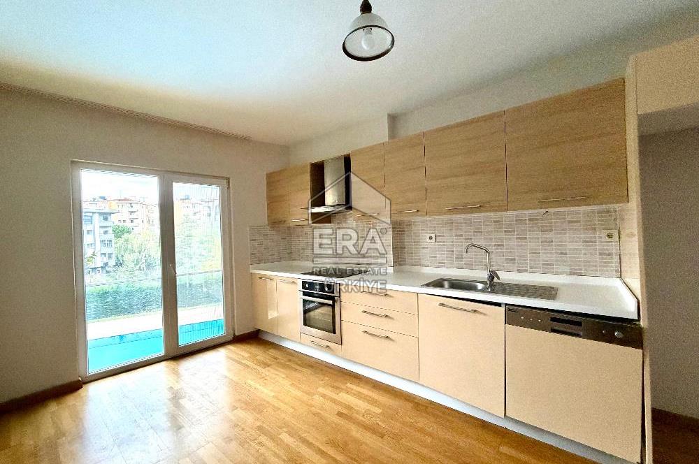 Zekeriyaköy Alya Evlerinde Kiralık 4+2 Bahçe Dubleks