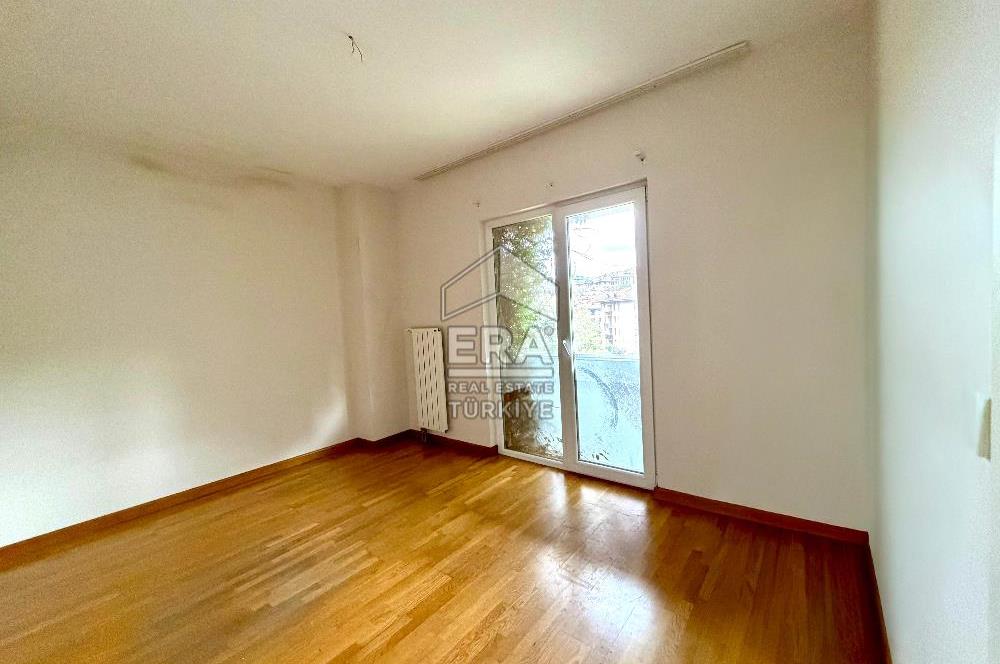 Zekeriyaköy Alya Evlerinde Kiralık 4+2 Bahçe Dubleks