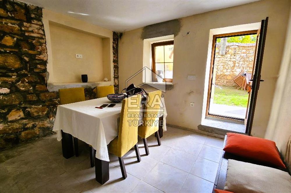 Balıkesir Burhaniye Pelitköy Köyiçi Mevkiinde Geniş Bahçeli Tam Müstakil Ev