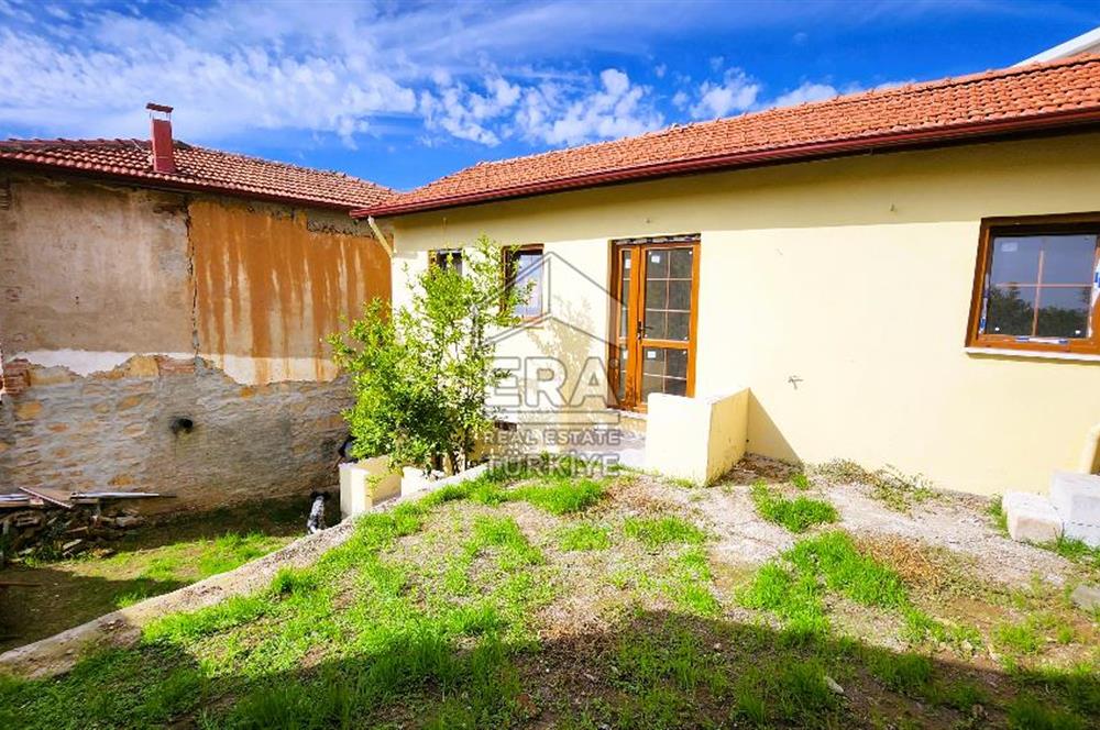 Balıkesir Burhaniye Pelitköy Köyiçi Mevkiinde Geniş Bahçeli Tam Müstakil Ev