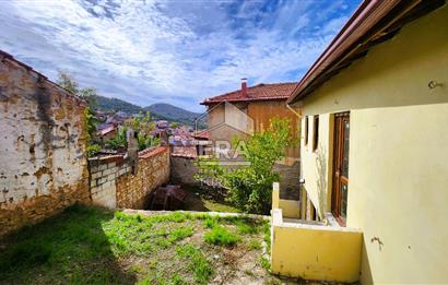 Balıkesir Burhaniye Pelitköy Köyiçi Mevkiinde Geniş Bahçeli Tam Müstakil Ev