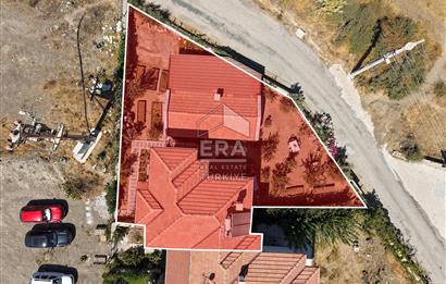 Datça Kızlan'da Satılık 550 m2 Arsada ve Müştemilatlı 3+2 Villa