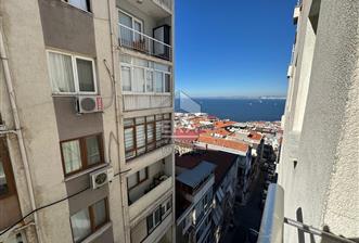 Altıntaş Mahallesinde Muhteşem Deniz Manzaralı 2+1 Satılık Daire
