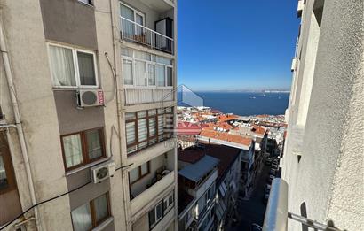 Altıntaş Mahallesinde Muhteşem Deniz Manzaralı 2+1 Satılık Daire