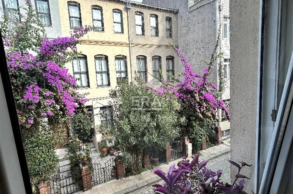 KUZGUNCUK'DA BOĞAZ MANZARALI TARİHİ KONAK 