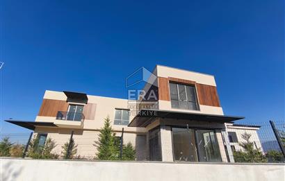 HALLAÇLAR'DA HAVUZLU 6+1 LÜKS  VİLLA