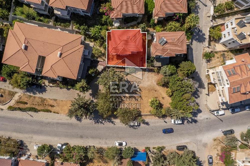 Datça Merkezde Satılık Deniz Gören 3.5+1Tripleks 180m2 Villa