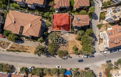 Datça Merkezde Satılık Deniz Gören 3.5+1Tripleks 180m2 Villa