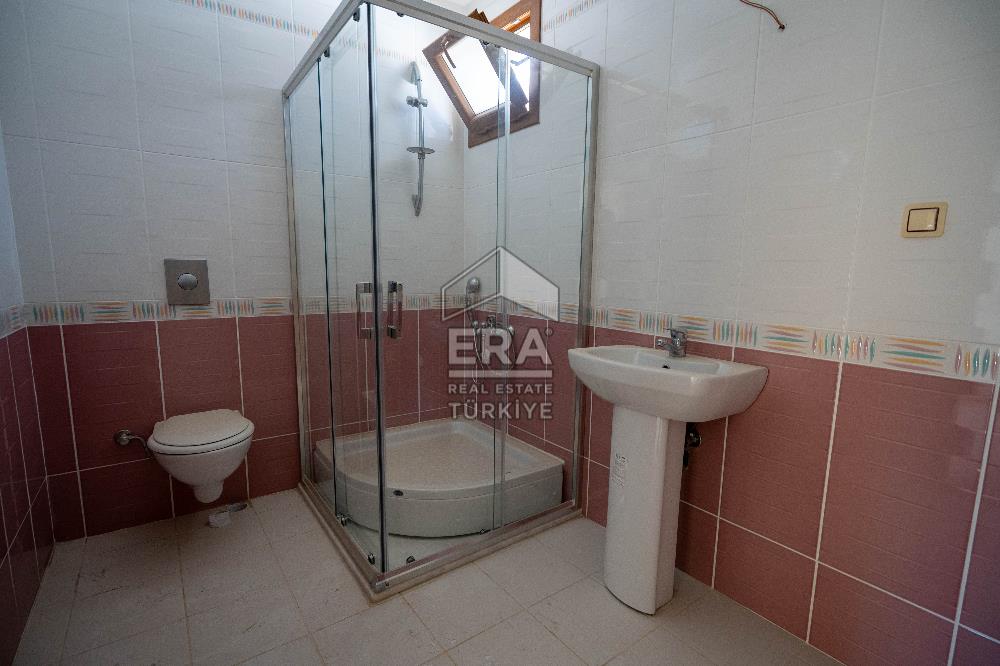 Datça Merkezde Satılık Deniz Gören 3.5+1Tripleks 180m2 Villa