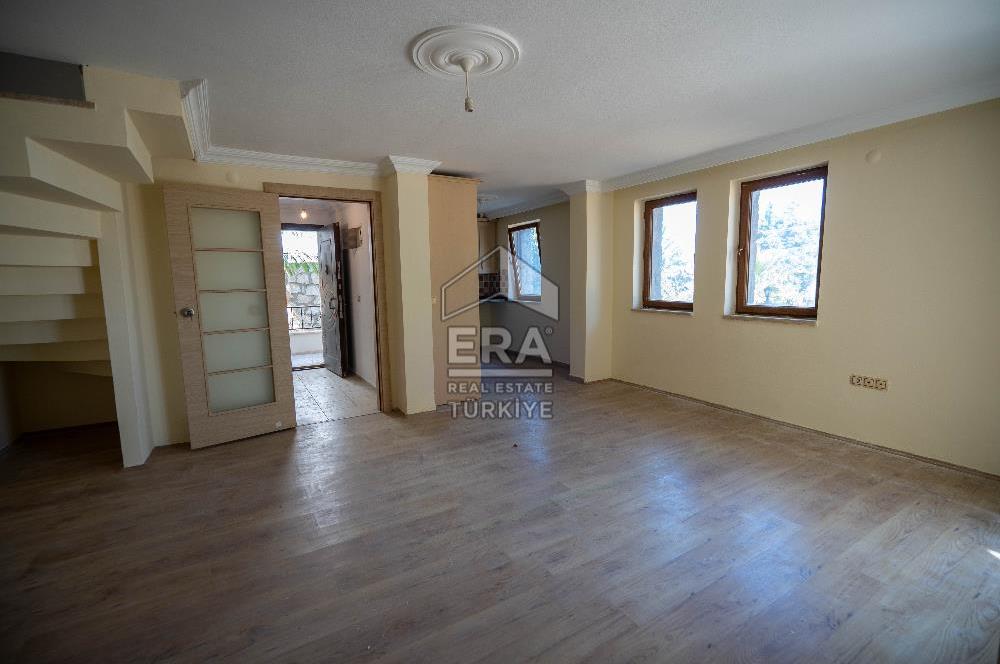 Datça Merkezde Satılık Deniz Gören 3.5+1Tripleks 180m2 Villa