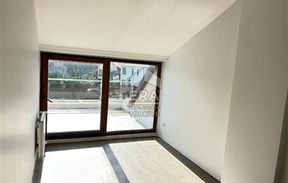 ZEKERİYAKÖY ÇARŞIDA DOĞAYLA İÇ İÇE PRESTİJLİ KİRALIK OFİS