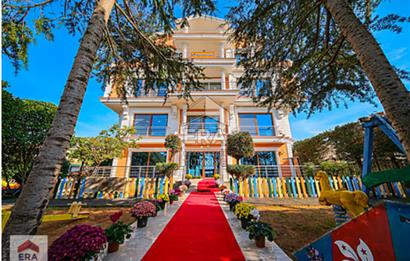 TUZLA ORHANLI 'DA BAHÇELİ SATILIK BİNA