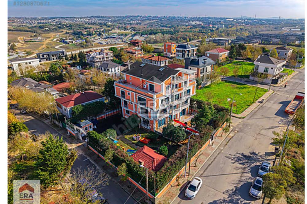 TUZLA ORHANLI 'DA SATILIK HARİKA BİNA