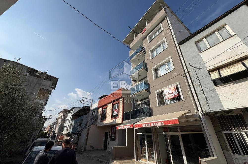 Buca İnönü Mah. Komple Satılık Bina