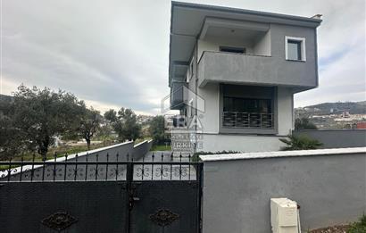 ERA PORT GÜVENCESİYLE KUVA-İ MILLIYE MAHALLESİNDE TRIPLEKS VİLLA