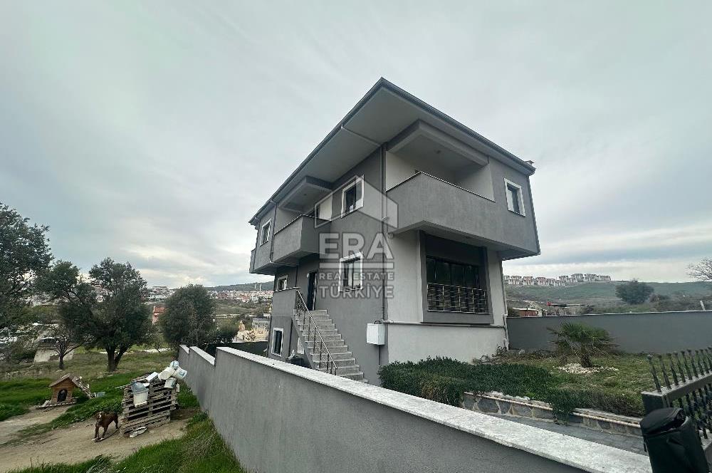 ERA PORT GÜVENCESİYLE KUVA-İ MILLIYE MAHALLESİNDE TRIPLEKS VİLLA