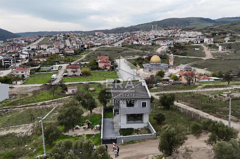 ERA PORT GÜVENCESİYLE KUVA-İ MILLIYE MAHALLESİNDE TRIPLEKS VİLLA