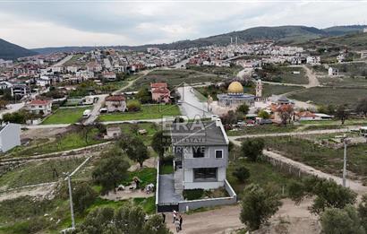 ERA PORT GÜVENCESİYLE KUVA-İ MILLIYE MAHALLESİNDE TRIPLEKS VİLLA