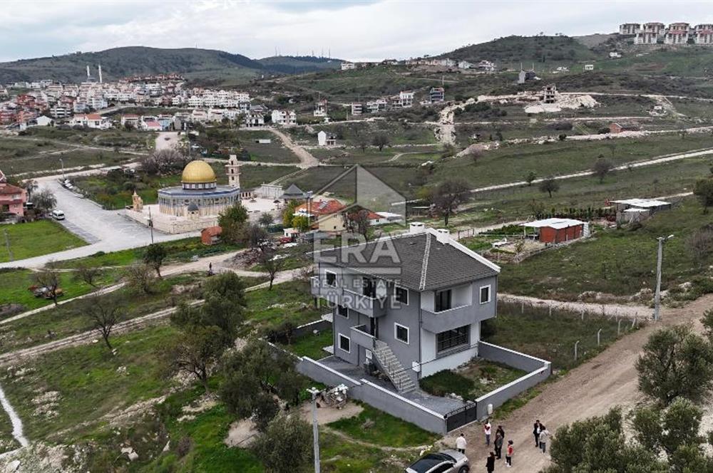 ERA PORT GÜVENCESİYLE KUVA-İ MILLIYE MAHALLESİNDE TRIPLEKS VİLLA