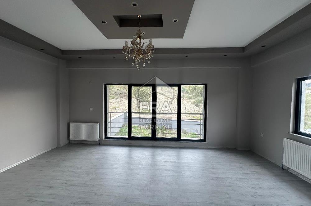 ERA PORT GÜVENCESİYLE KUVA-İ MILLIYE MAHALLESİNDE TRIPLEKS VİLLA