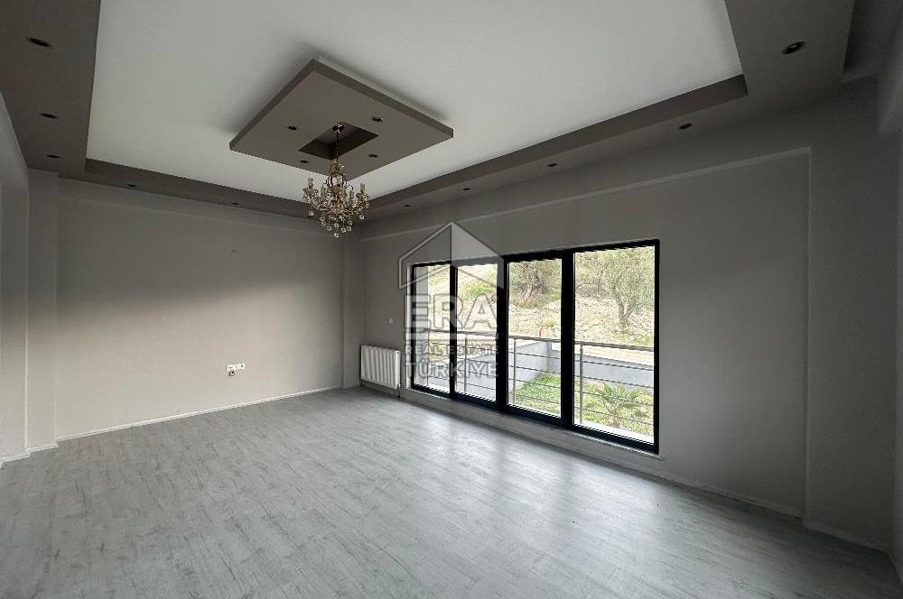 ERA PORT GÜVENCESİYLE KUVA-İ MILLIYE MAHALLESİNDE TRIPLEKS VİLLA