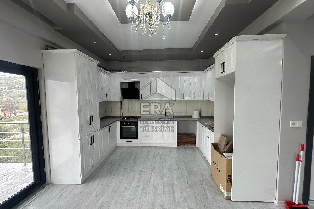 ERA PORT GÜVENCESİYLE KUVA-İ MILLIYE MAHALLESİNDE TRIPLEKS VİLLA