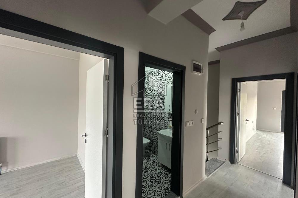 ERA PORT GÜVENCESİYLE KUVA-İ MILLIYE MAHALLESİNDE TRIPLEKS VİLLA