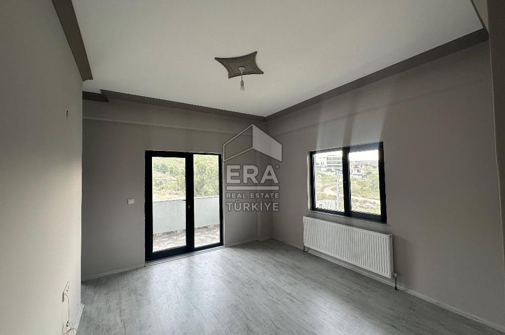 ERA PORT GÜVENCESİYLE KUVA-İ MILLIYE MAHALLESİNDE TRIPLEKS VİLLA