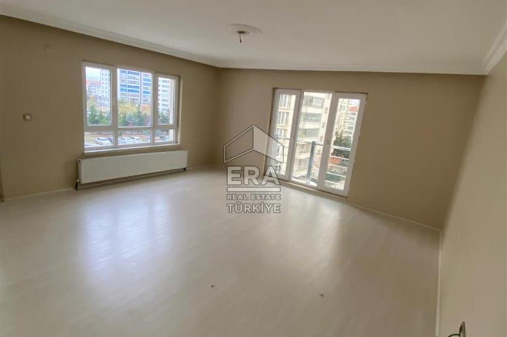 Ege Bölgesinde Natoyolu Caddesi Yakınlarında Geniş 3+1 Kiralık