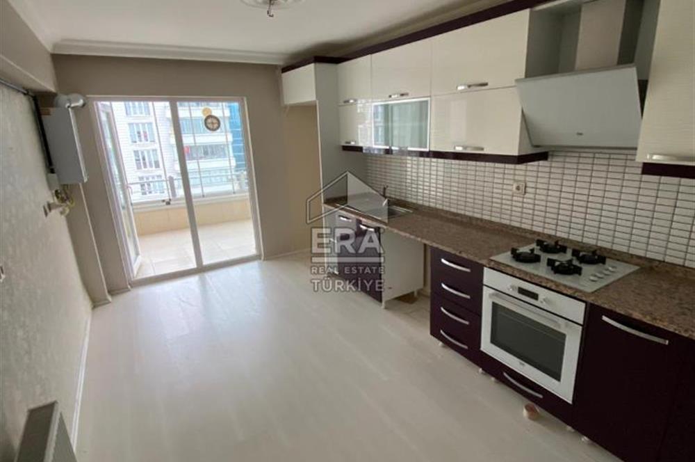 Ege Bölgesinde Natoyolu Caddesi Yakınlarında Geniş 3+1 Kiralık