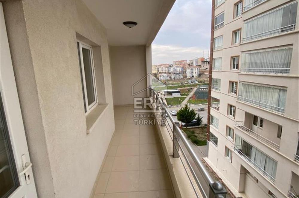 Ege Bölgesinde Natoyolu Caddesi Yakınlarında Geniş 3+1 Kiralık