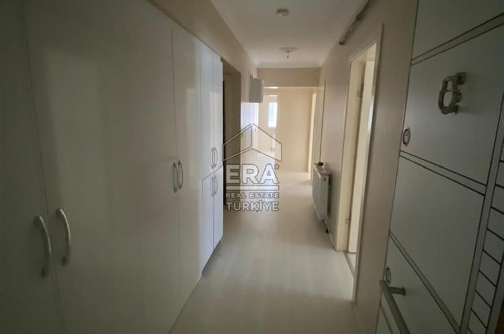 Ege Bölgesinde Natoyolu Caddesi Yakınlarında Geniş 3+1 Kiralık