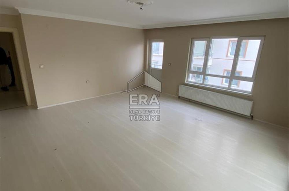 Ege Bölgesinde Natoyolu Caddesi Yakınlarında Geniş 3+1 Kiralık