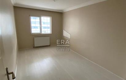 Ege Bölgesinde Natoyolu Caddesi Yakınlarında Geniş 3+1 Kiralık