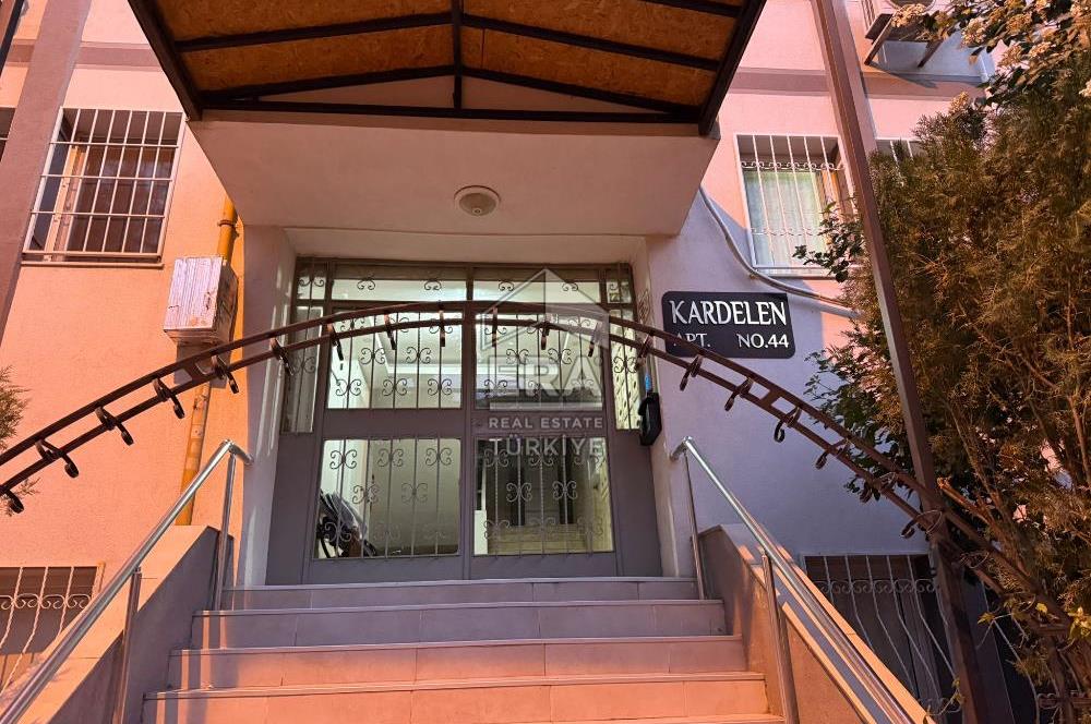 Çiğli Yakakent Mah. Muhteşem Deniz Manzaralı 3+1 Satılık Daire