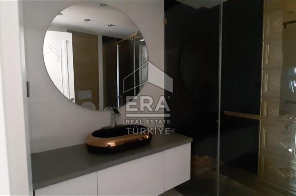 ERA KARAT SERDİVAN ESENTEPE’DE GÖL MANZARALI SATILIK VİLLA